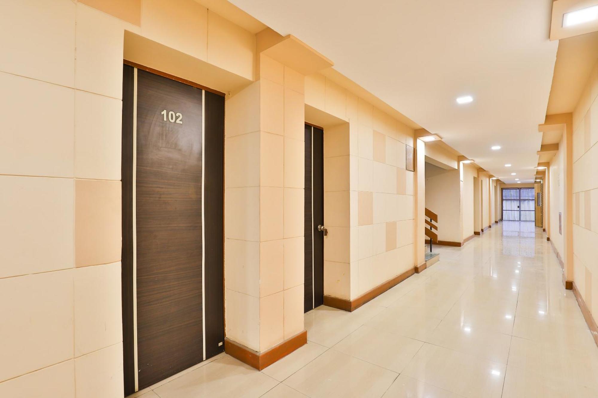 Hotel O Utsav Вадодара Экстерьер фото