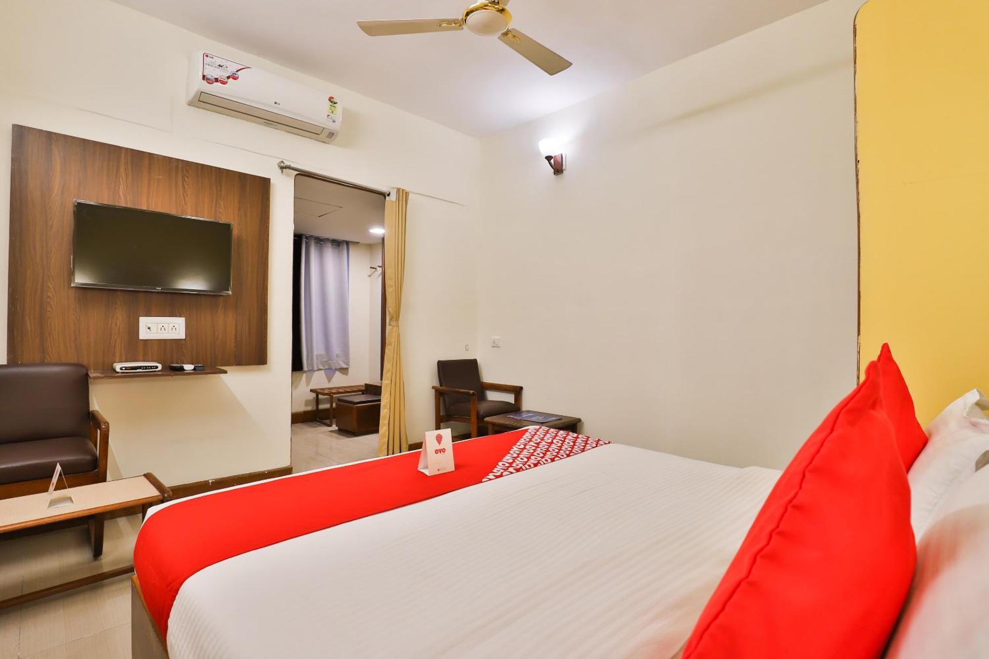 Hotel O Utsav Вадодара Экстерьер фото